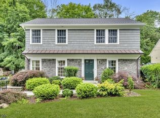 11 Sunrise Ter, Cedar Grove, NJ 07009