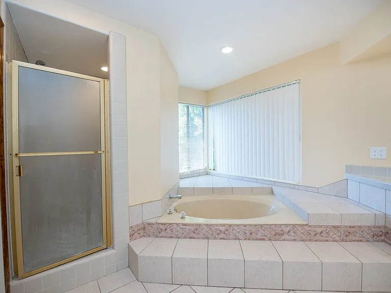 2274 N Rockridge Pl — Photo 35