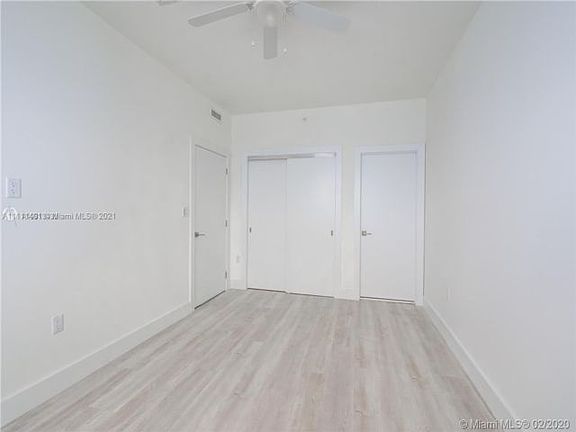 4th image of 940 Michigan Ave
