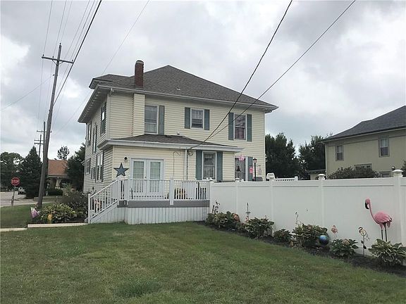 2nd image of 1129 N Main St