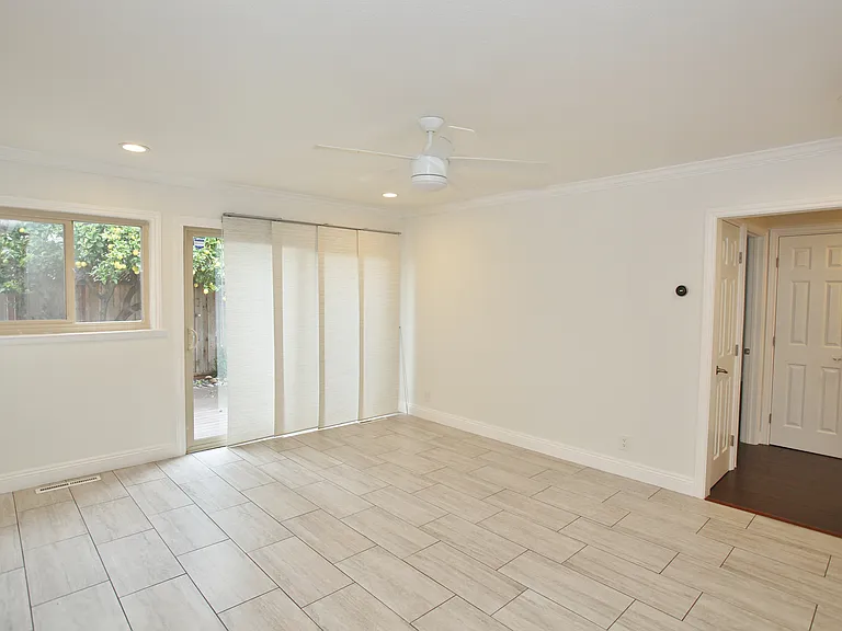 21126 Ashfield Ave — Photo 8