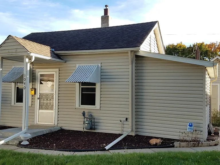1040 Rose Ave E — Photo 4