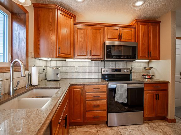 2nd image of 2322 Grant Dr