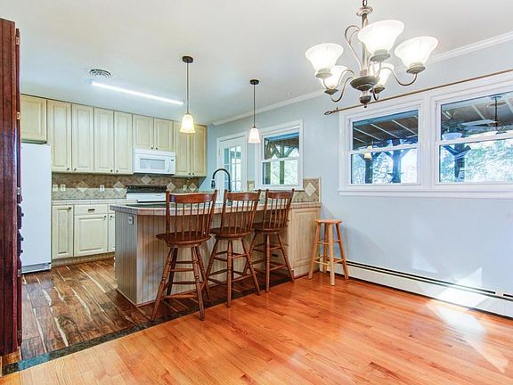 4th image of 2756 Hillbrook Dr