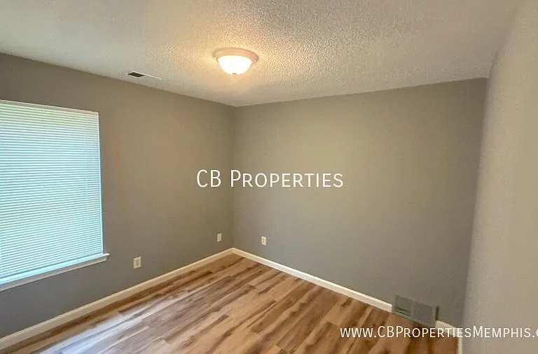 5864 Ashridge Pl — Photo 4