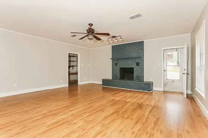 4 bed, 2.0 bath, 2049 sqft, $1,745 — Photo 3