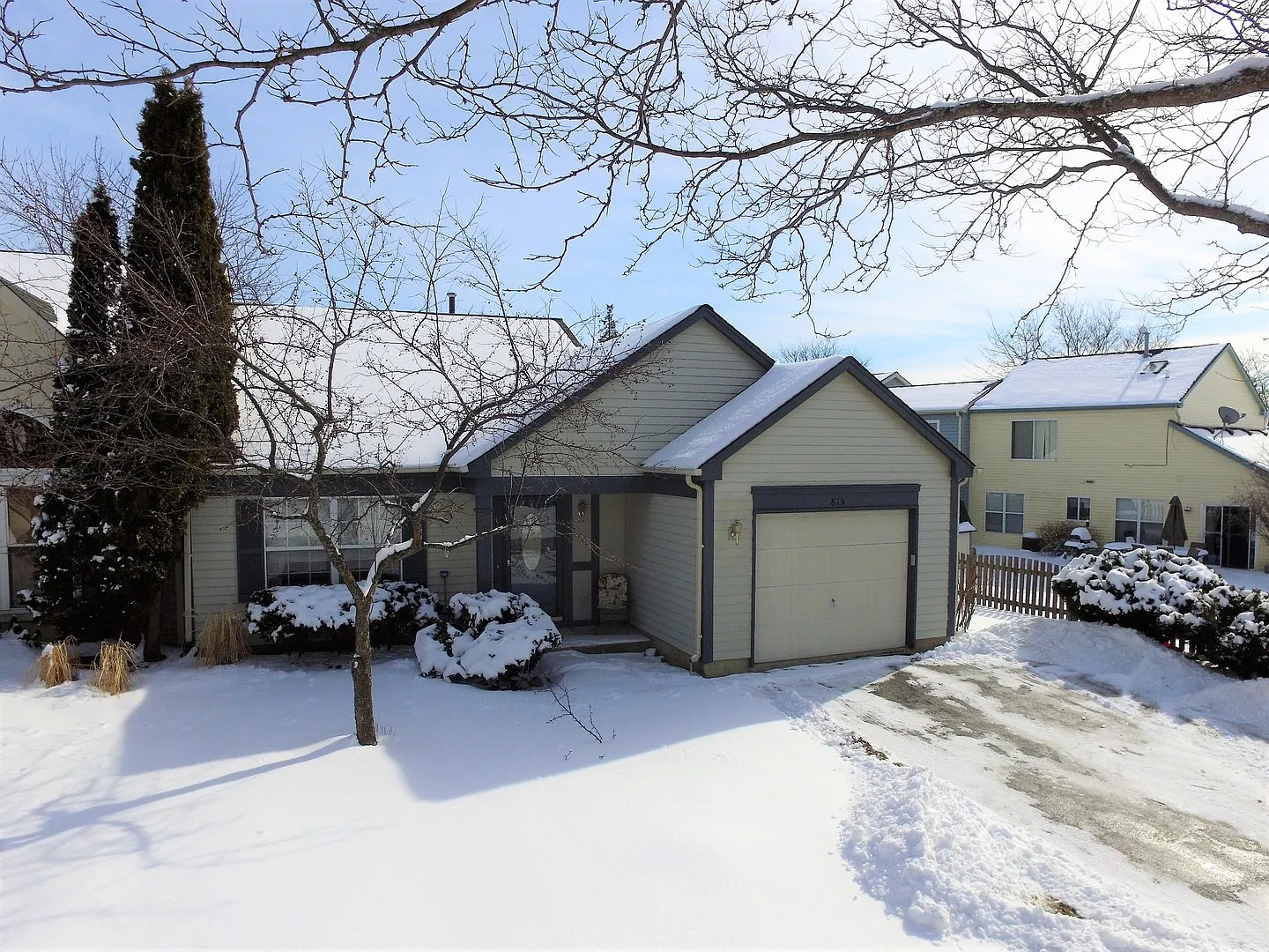 813 Buckingham Ct photo 1