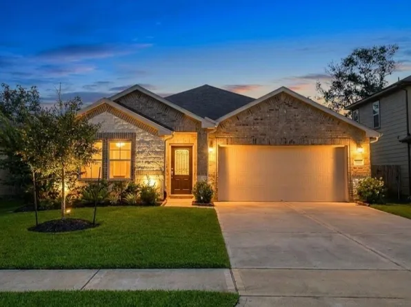 12821 S Winding Pines Dr, Tomball, TX 77375