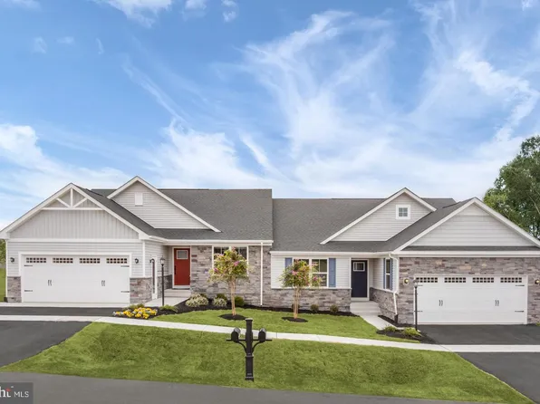 720 Mina Cir, Greencastle, PA 17225