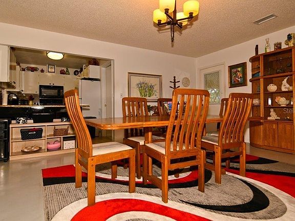 5th image of 2220 Highclere Cir
