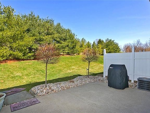 3rd image of 1001 Garrison Ln