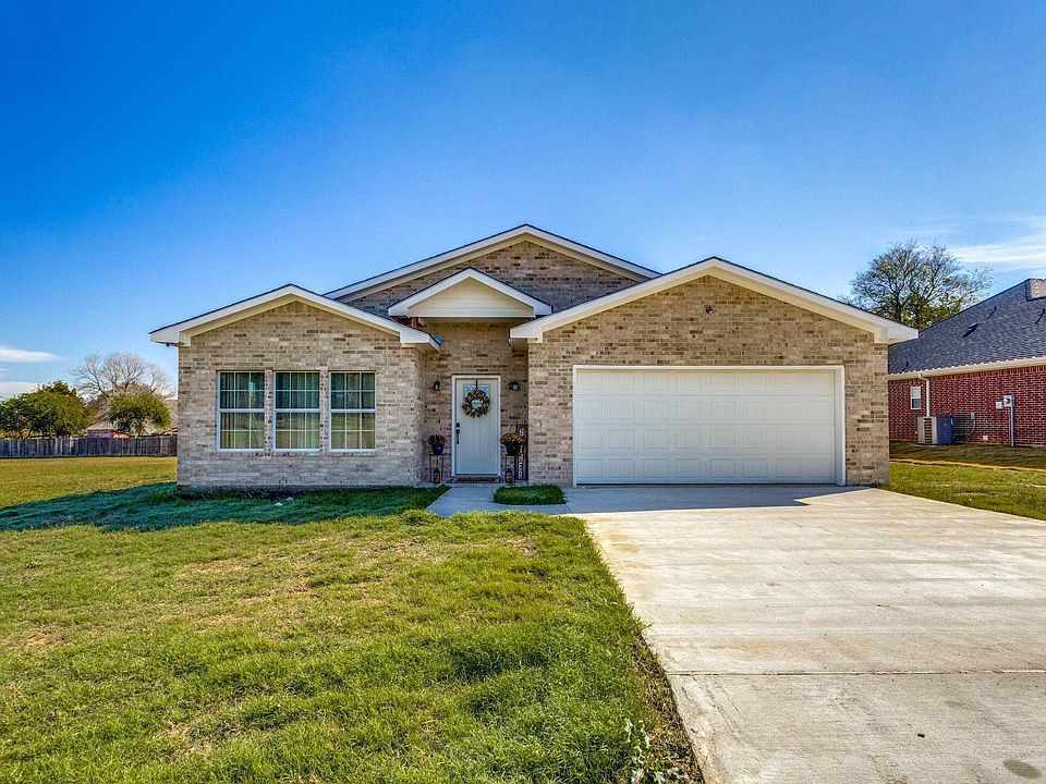 1st image of 638 W Dela Cruz Dr