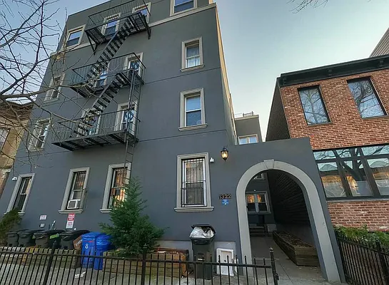 Rented by Reavis | media 17