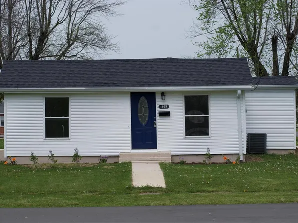 1105 W Locust St, Bowling Green, MO 63334