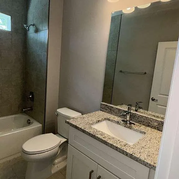 460 Westchester Dr — Photo 15
