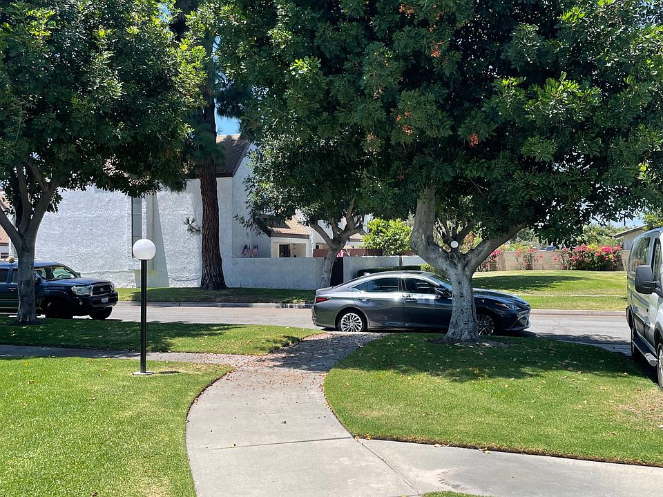 2nd image of 11972 Heritage Cir