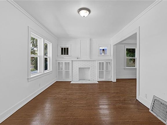 4th image of 3022 Lister Ave