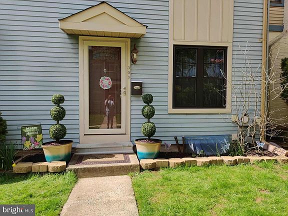 2nd image of 302 Hancock Ct