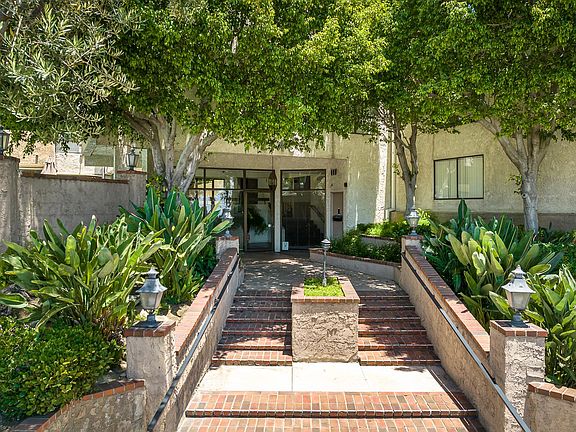 Front access to complex at 2143 Montrose Avenue.