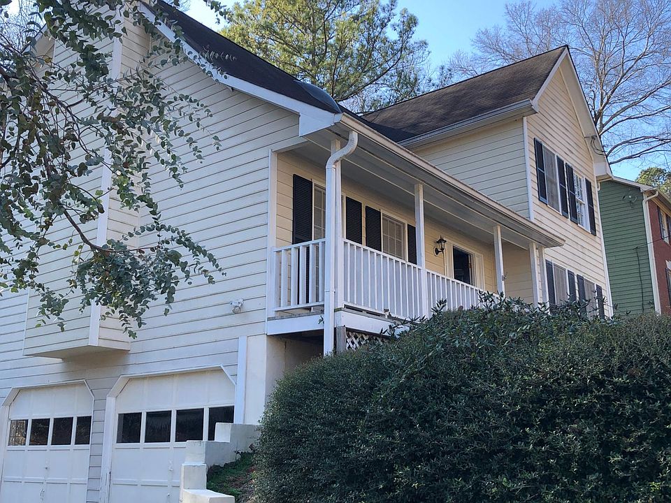 Sideview of the house