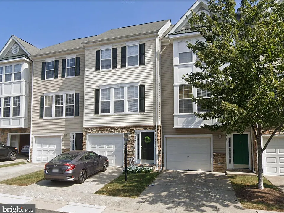 23052 Fontwell Sq