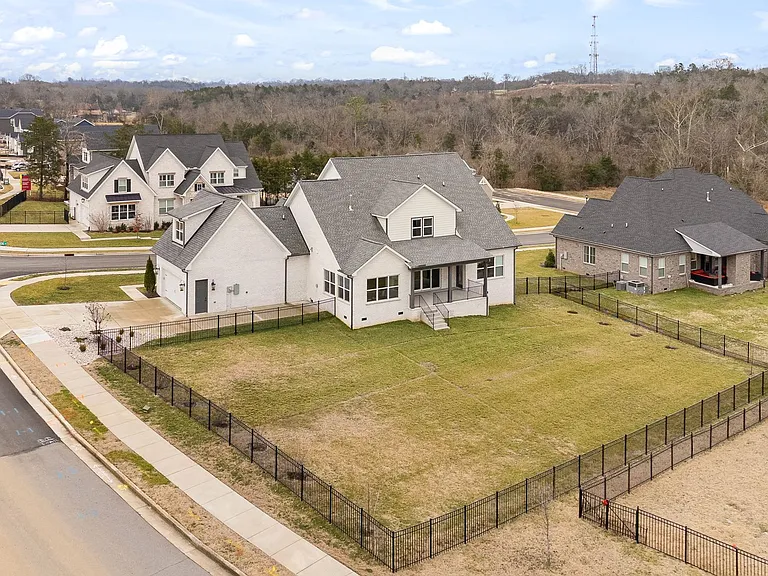 805 Regimental Dr — Photo 40