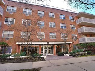 50 Hill Park Ave APT 2F, Great Neck, NY 11021