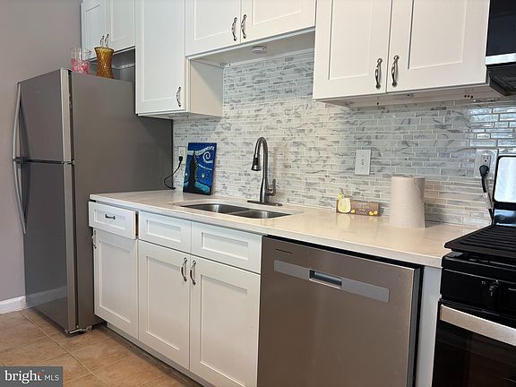 2nd image of 9276 Adelphi Rd APT 201