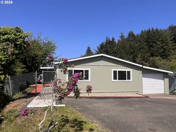 100 River Bend Rd Space 4, Reedsport, OR 97467