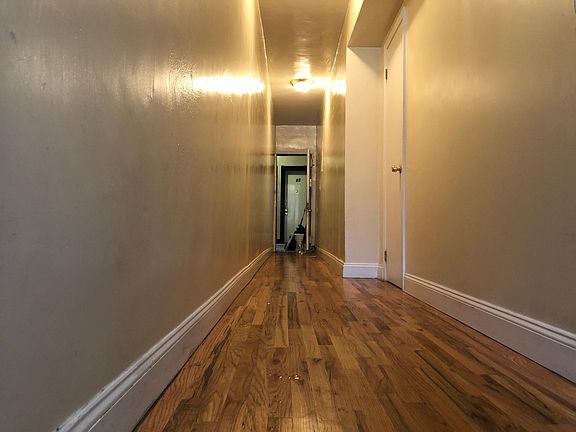 2nd image of 1934 Daly Ave