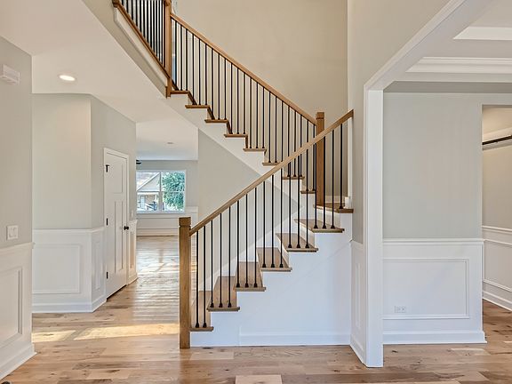 2nd image of 5041 W 137th St