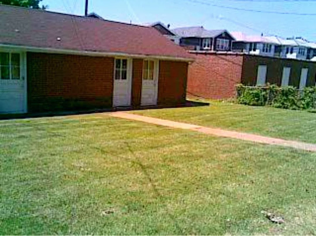 4938 Pernod Ave — Photo 2