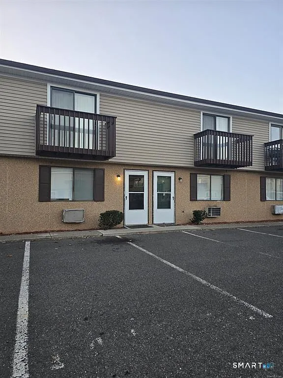 2 bed, 1.5 bath, 928 sqft, $1,475 — Photo 2