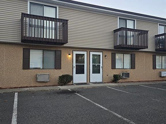 2nd image of 1448 Meriden Rd APT 15