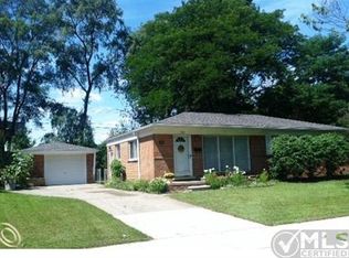 1365 Sycamore Dr, Rochester, MI 48307