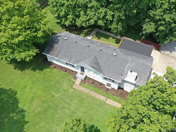 2nd image of 509 Lemont Dr