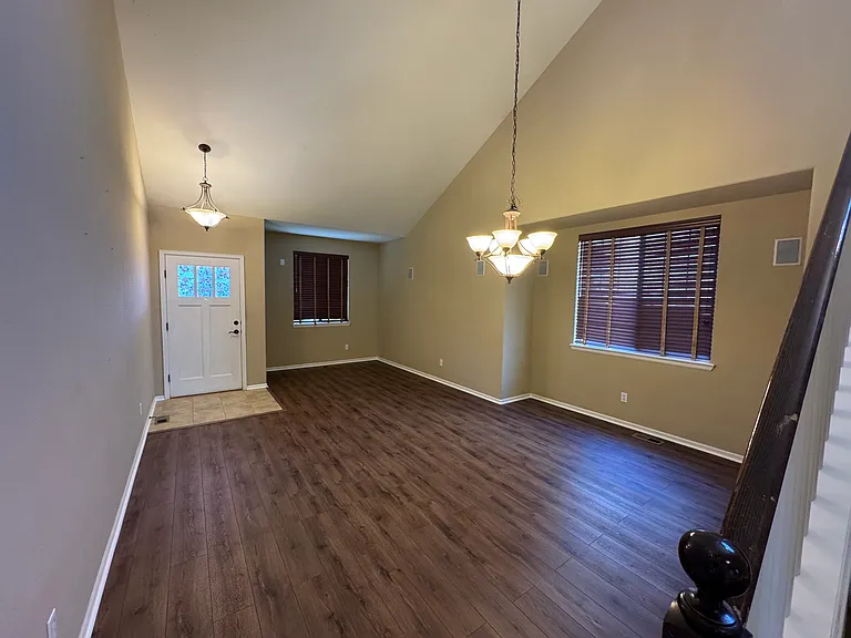 24623 E Hoover Pl — Photo 2