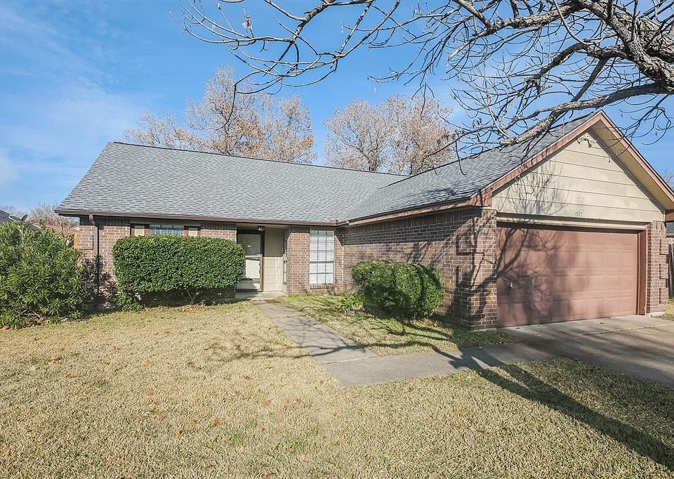 1st image of 1717 Windsor Dr