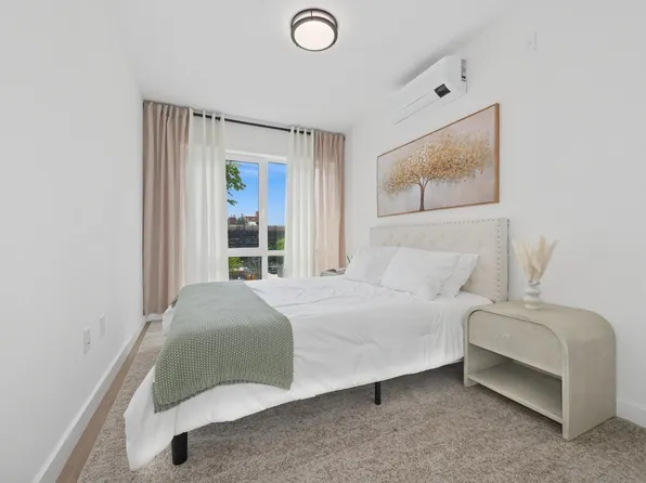 428 East 9th Street image 4 of 26