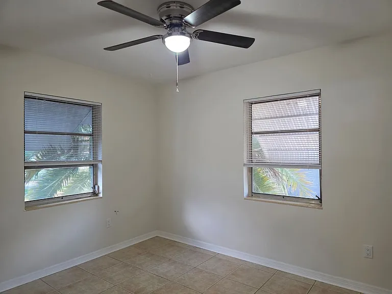 2814 Tifton St S — Photo 11