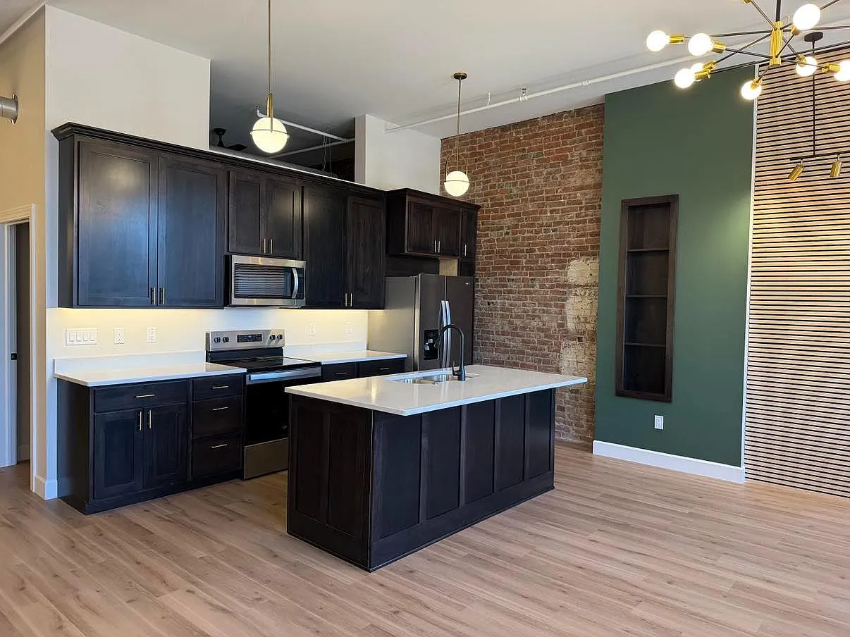 619 Main Street - Apt. 204 Keokuk, IA — Photo 1