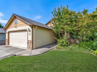 920 Village Cir, Medford, OR 97504