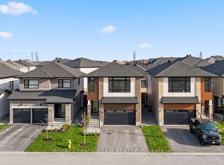 539 Honeylocust Ave, Ottawa, ON K2V0L8