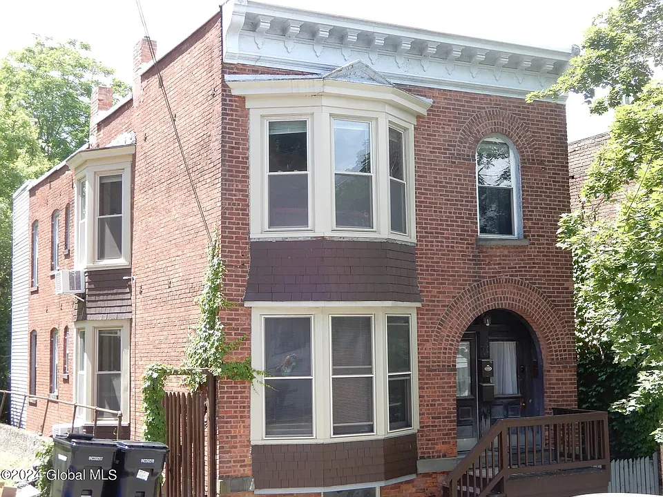 911 Jacob St #1A
