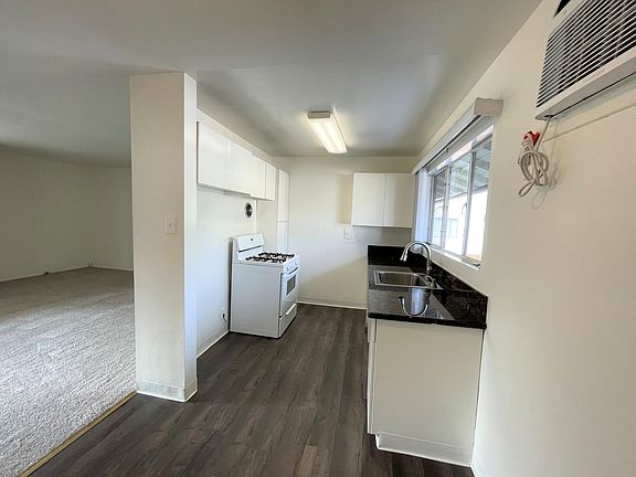 3rd image of 305 E California Blvd #6