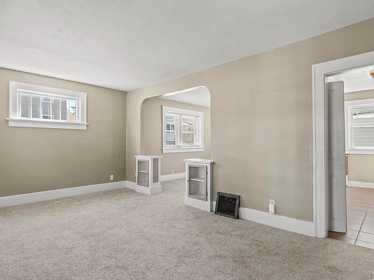 828 Forest Ave — Photo 8