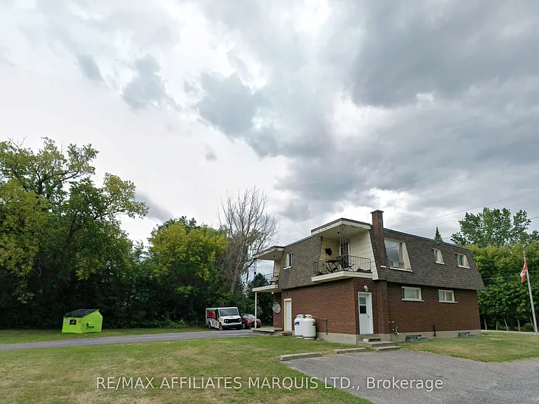 15 Main St #2B — Photo 1