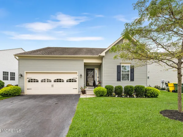 9 La Quinta Lane, Lakewood, NJ 08701
