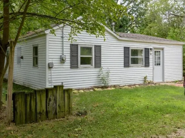 6741 Island Ave, Delton, MI 49046