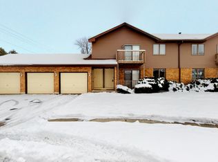 220 Pardridge Pl #3, Dekalb, IL 60115